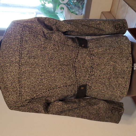 CAbi B/W Wool Blend Riding Jacket with Great Details, Sz 8 - Picture 11 of 16